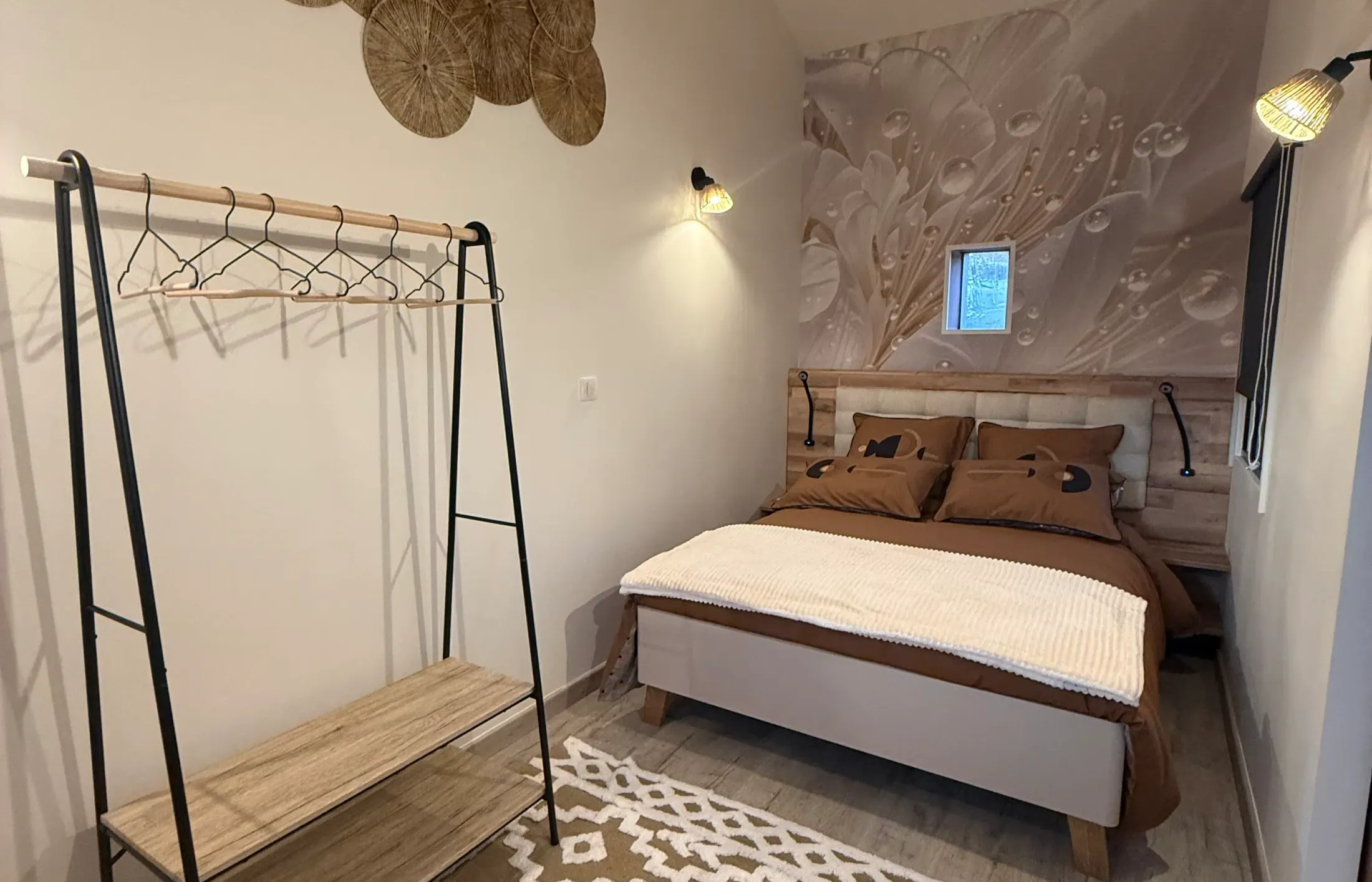 Chambre avec penderie nid douillet