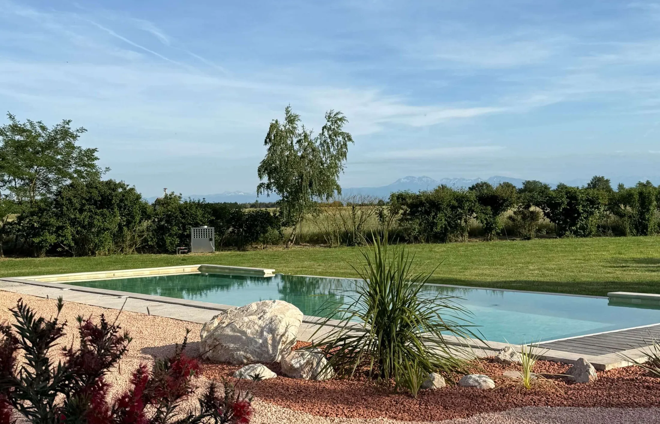 photo piscine avec vue Pyrénées