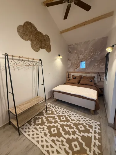 Chambre avec penderie nid douillet